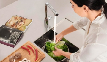Смеситель для кухни с сенсорным датчиком. Как с комфортом экономить воду?