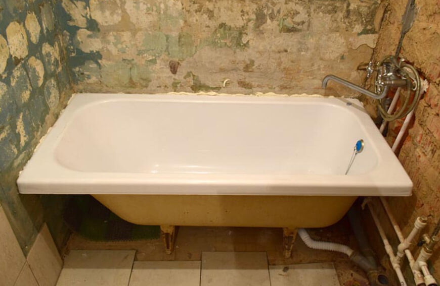 Реставрация старой ванны при помощи акрилового вкладыша по адресу Лобня, улица Калинина 6
